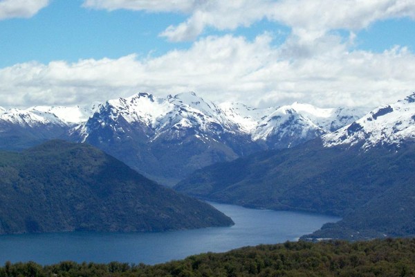 Lago-Futalaufquen-Parque-Nacional-Los-Alerces.jpg