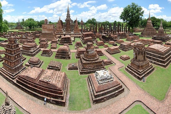 Sukhothai-Historical-Park.jpg