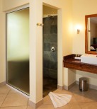 Valmer-Resort-op-Mahe-in-de-Seychellen-badkamer.jpg