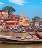 Varanasi-Indija-by-Lena-Serditova-depositphotos.jpg
