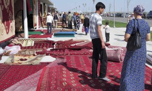 Asgabat-toulkuchka-bazaar-turkmenistan_4.jpg