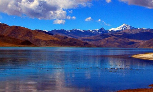 Travel-Tibet-Yamdrok-Creative-Commons-by-lacitadelle@flickr.jpg