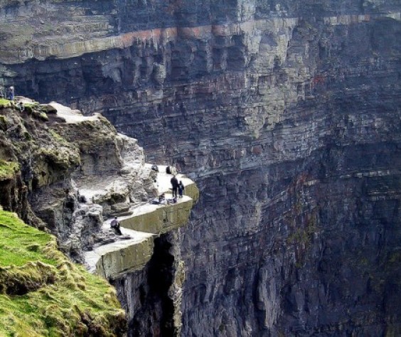 Cliffs-of-Moher-14-places-to-fall-in-love-with-Ireland-e1318607390247.jpg