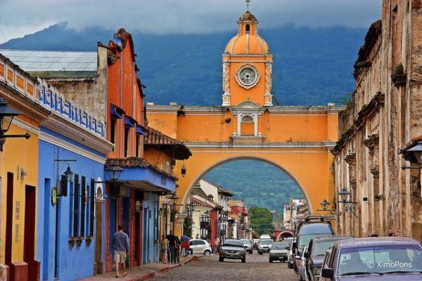 Putovanje-Antigua-Guatemala-CreativeCommons-by-XimoPons@flickr.jpg