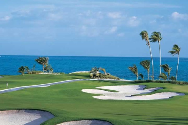 one-and-only-ocean-club-activities-golf.jpg